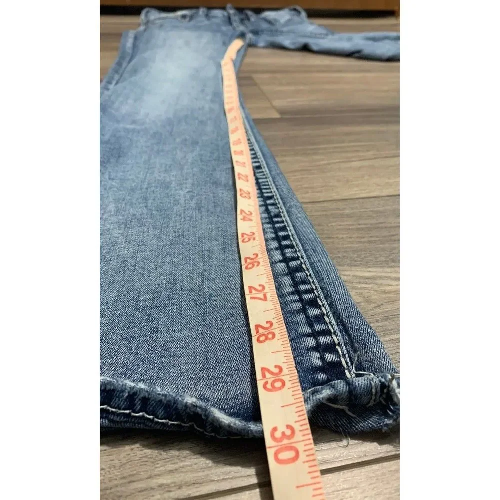 Silver Suki Women's Size 27/33 Light Wash Casual Denim Bootcut Jeans
